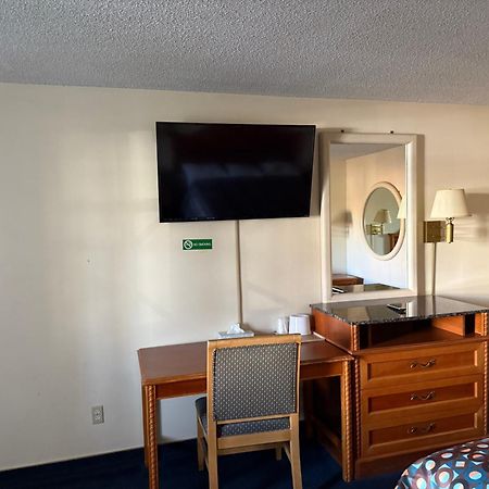 Fiesta Inn Los Angeles - 벨가든 외부 사진