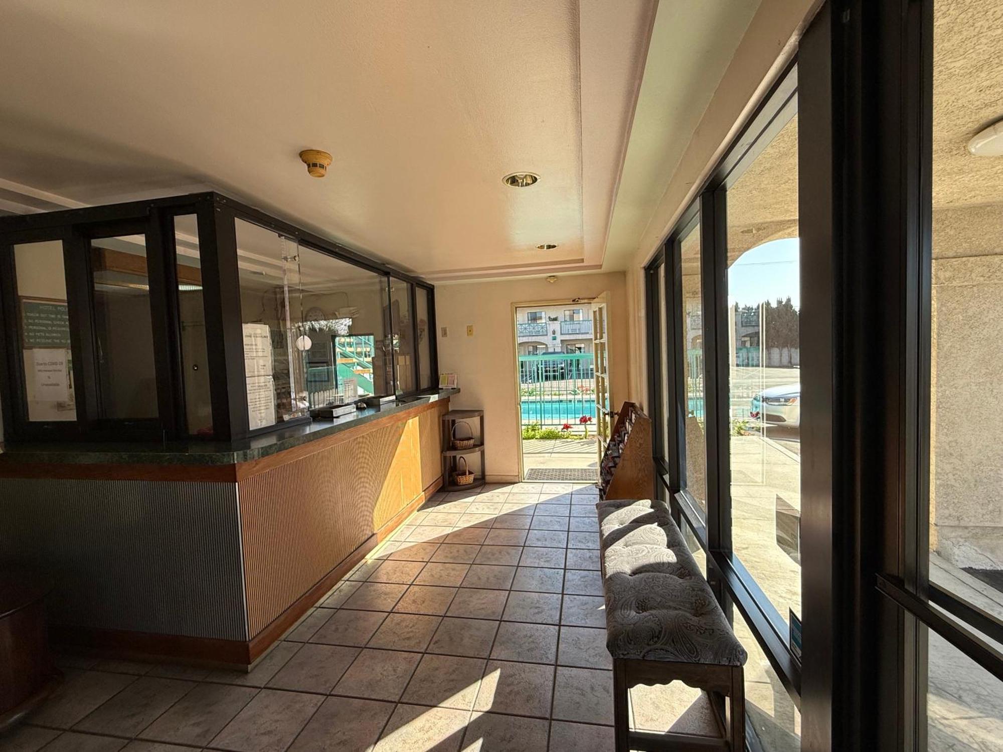 Fiesta Inn Los Angeles - 벨가든 외부 사진